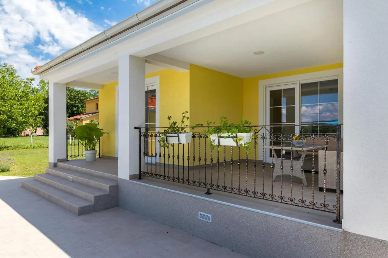 Villa Mario With Private Heated Saltwater Pool Kršan 0*,  Chorvatsko
